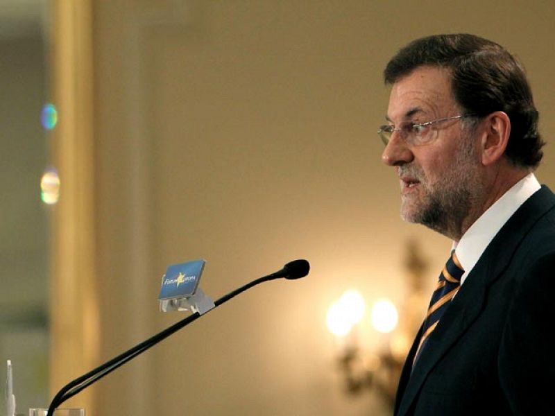 Rajoy defiende la energía nuclear y el recurso al capital privado en las cajas en su plan de reformas
