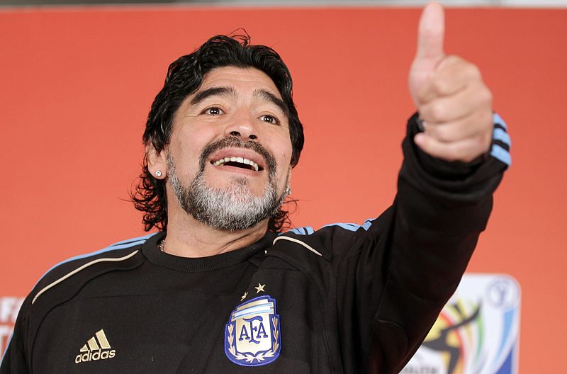 Maradona: "Tenemos que usar nuestra historia en la cancha"