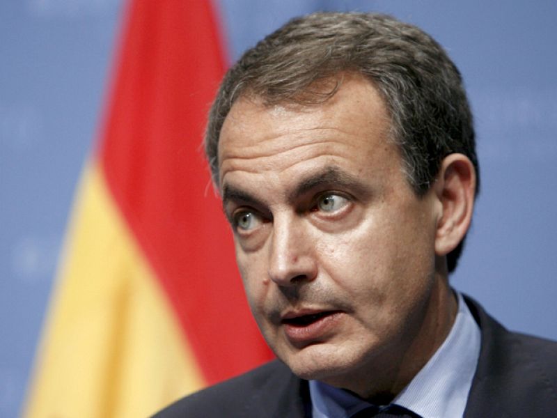 Zapatero: "No hay dilema, hay que reducir el déficit pero sin renunciar al crecimiento económico"