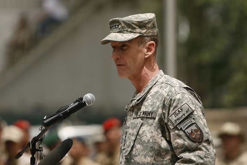 El general McChrystal prevé retirarse del Ejército