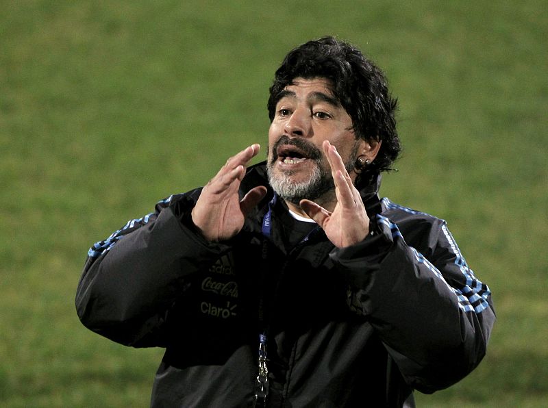Maradona: "¿Qué pasa contigo, Schweinsteiger? ¿Estás nervioso?"