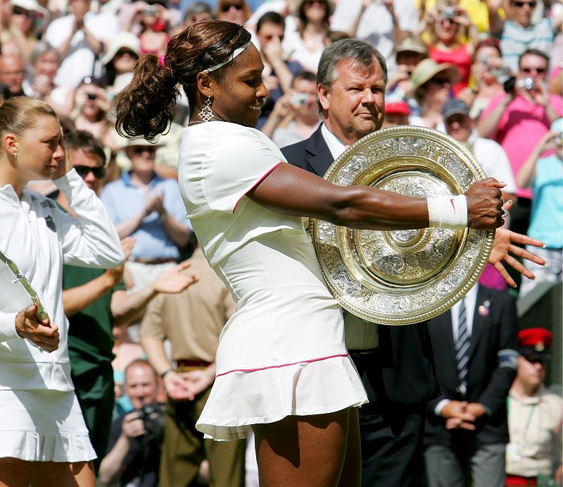 Serena Williams arrolla a Zvonareva para lograr su cuarto Wimbledon