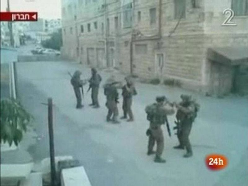 Seis soldados israelíes bailan una coreografía mientras patrullan en Cisjordania