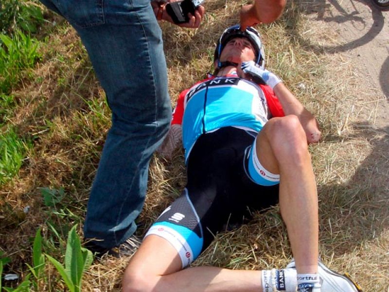 Frank Schleck, operado de triple fractura de clavícula, piensa en la Vuelta