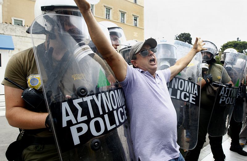 La séptima huelga general en Grecia paraliza hasta el Parlamento