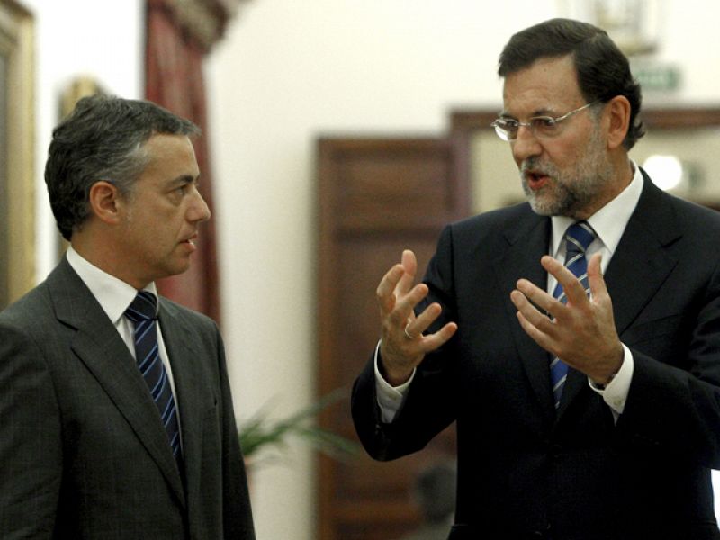 Rajoy y Urkullu salen satisfechos de su reunión para normalizar las relaciones entre PP y PNV