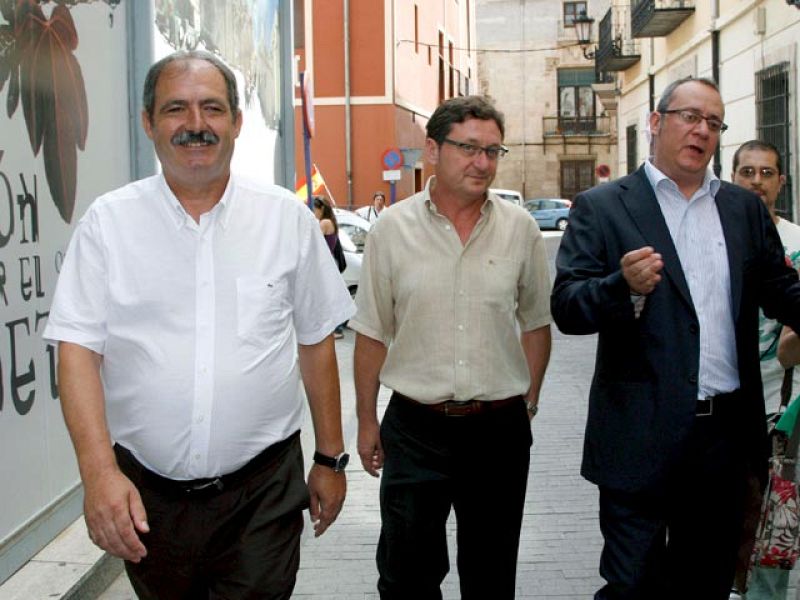 Tres ediles de Orihuela, libres pero imputados por fraude y cohecho en la operación 'Brugal'