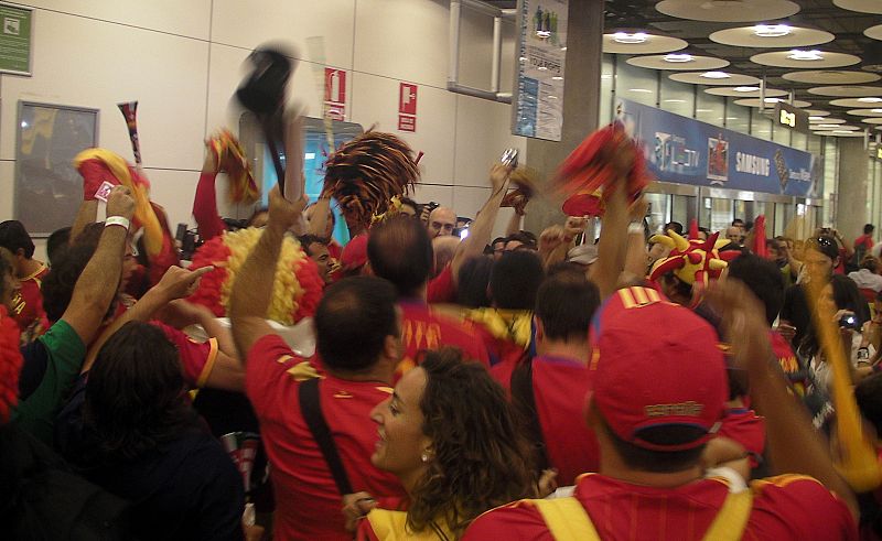 Mañana de resaca y ánimo contento en Barajas