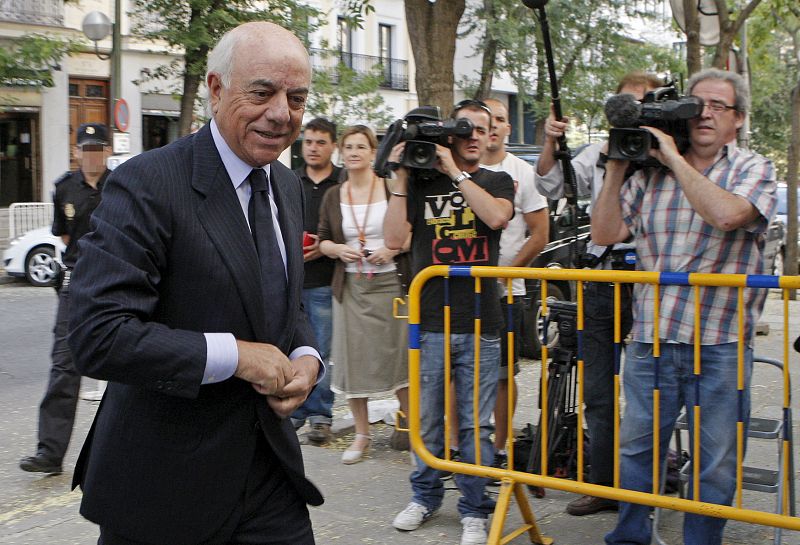 El presidente del BBVA llega al TS para testificar por los cobros de Garzón
