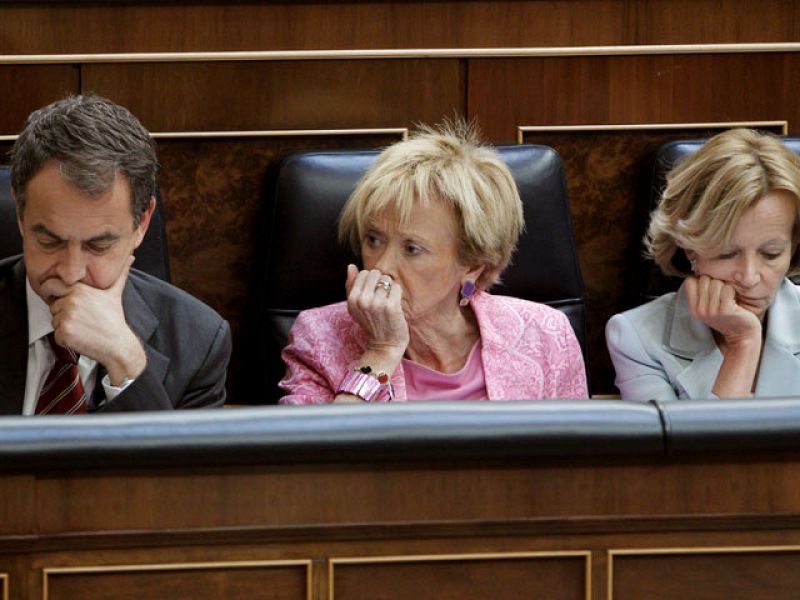 Un debate bronco de patadas verbales a la holandesa y de 'vuvuzelas' en los escaños