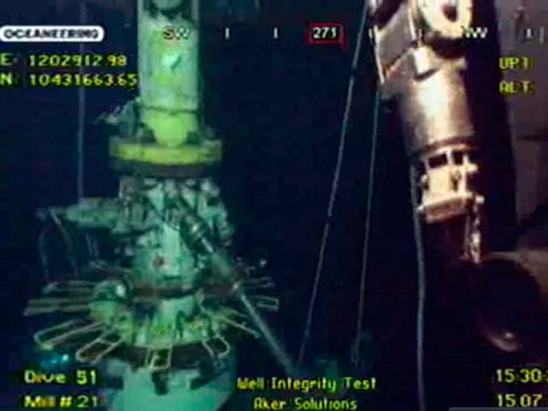 BP asegura que, por primera vez, ha dejado de fluir crudo en el Golfo de México