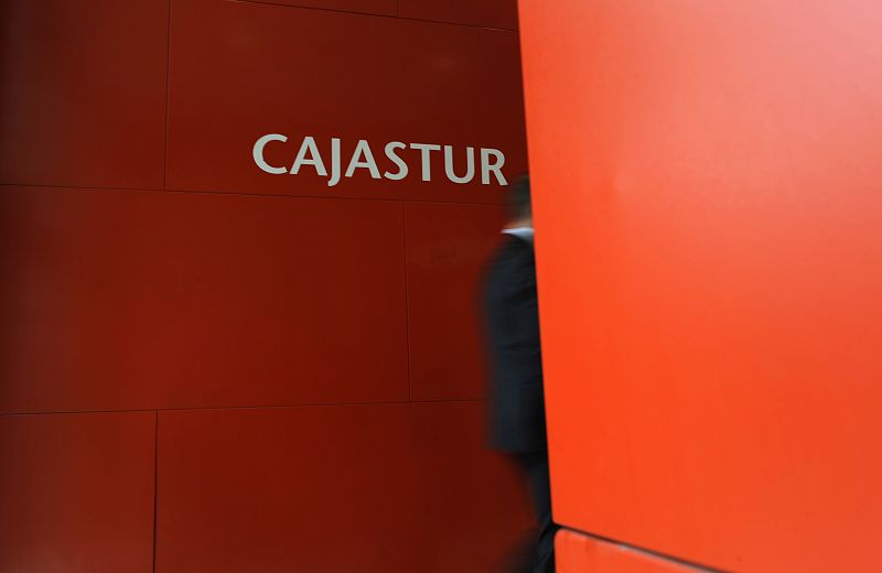 La 'fusión fría' liderada entre Cajastur y CAM, a punto de la ruptura