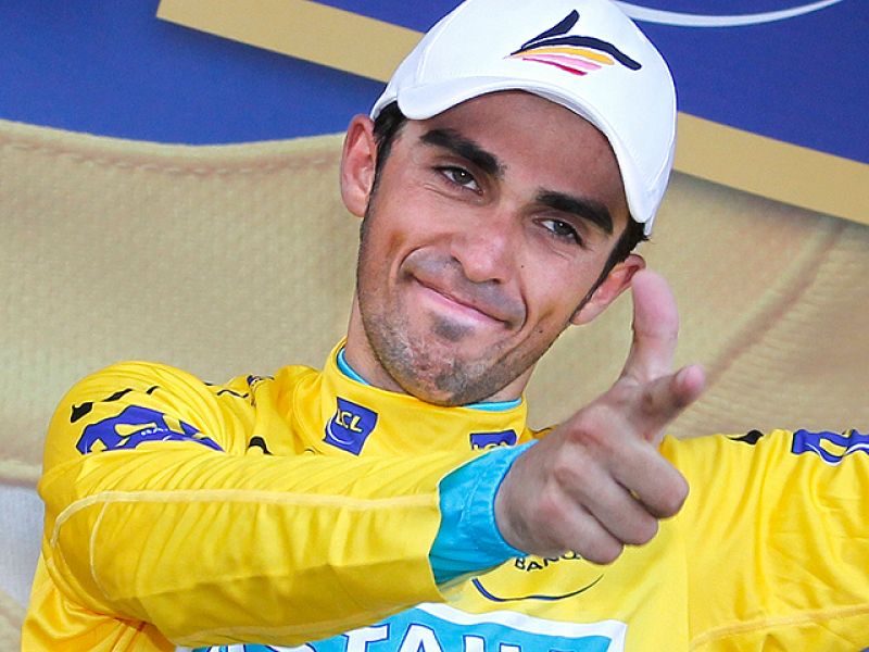 Contador, líder tras una avería de Schleck y un gran descenso