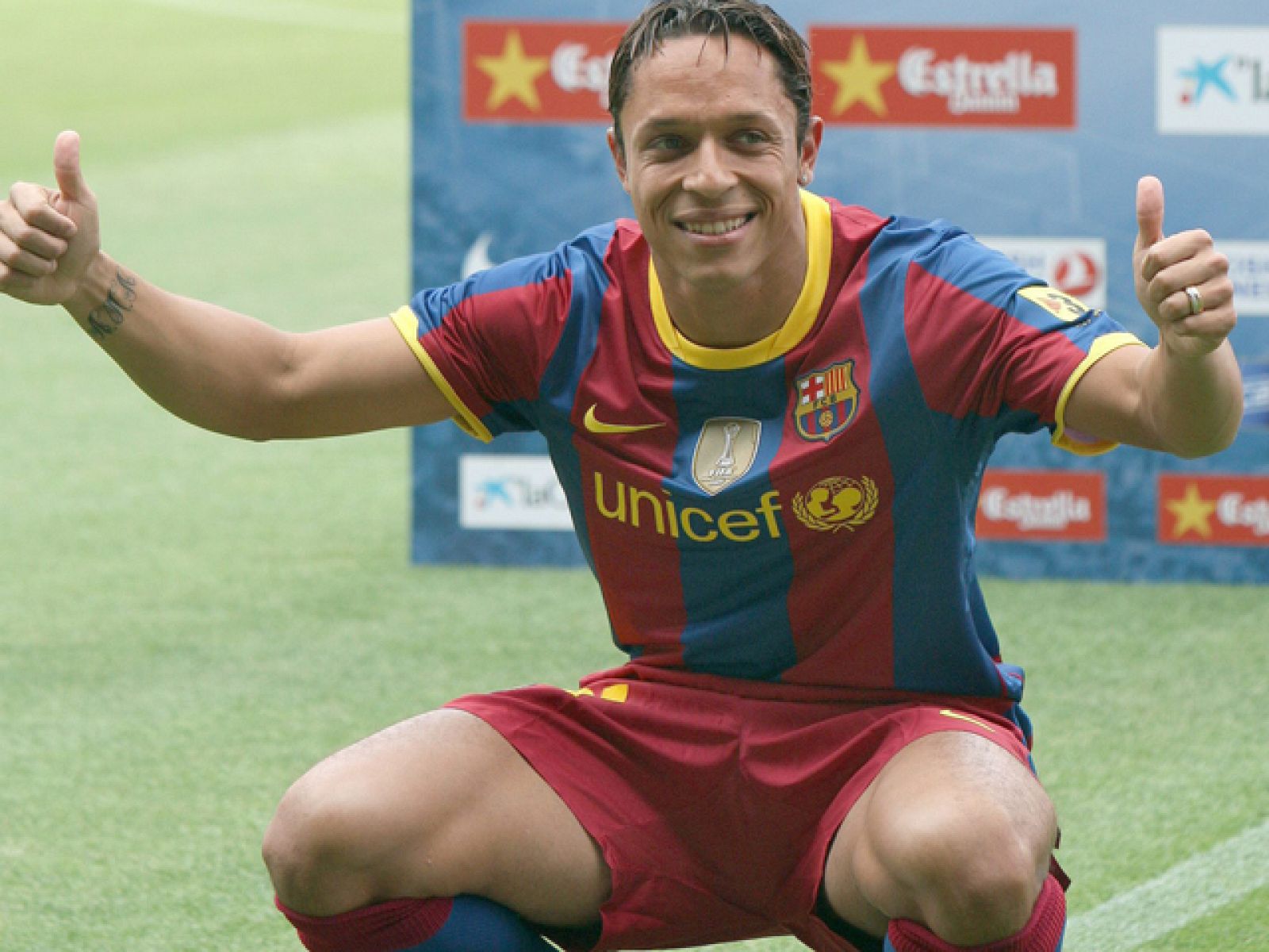 El Barça presenta a Adriano | Ver