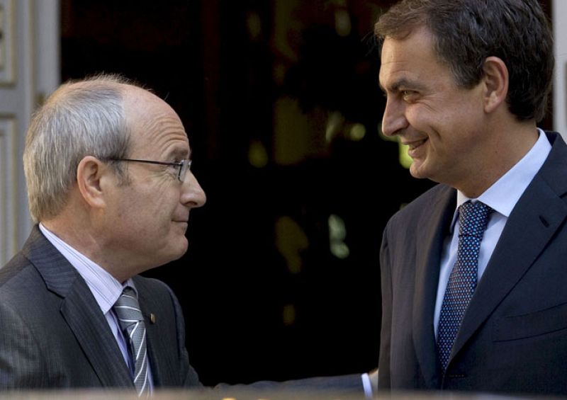 Más de dos horas de reunión entre Zapatero y Montilla para salvaguardar la esencia del Estatut