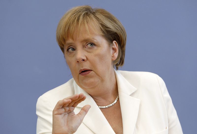 Merkel elogia los esfuerzos reformistas de España para salir de la crisis