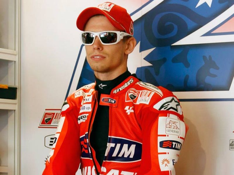 Stoner y Lorenzo mandan en los primeros libres