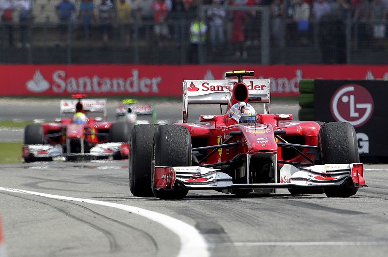 Los comisarios sancionan a Ferrari  con 100.000 euros por órdenes de equipo ilegales