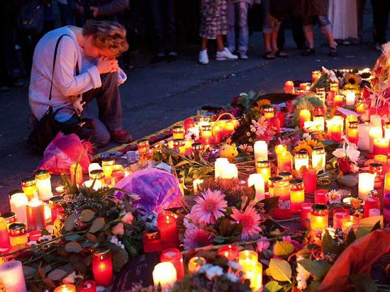 Las dos españolas fallecidas en la avalancha de la Loveparade serán repatriadas en 48 horas