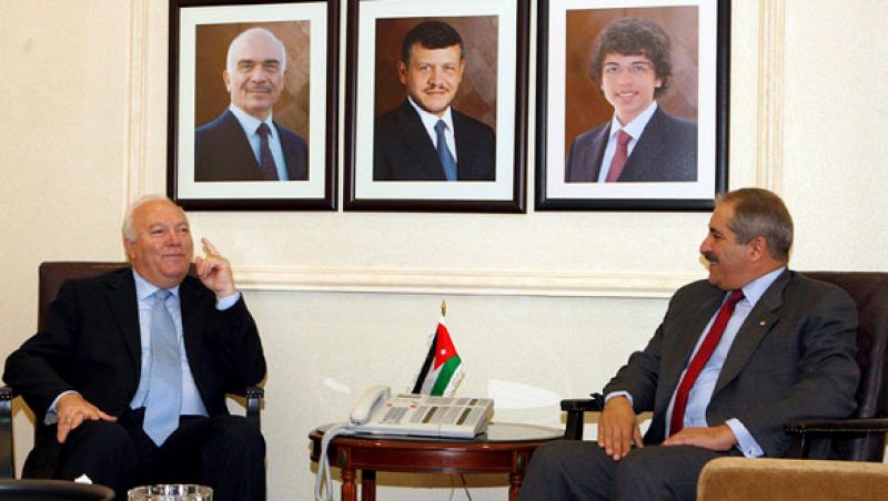 Moratinos llega a Israel con el fin de lograr un diálogo "cara a cara" entre árabes y palestinos