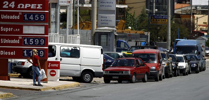 Grecia, casi sin gasolina en el quinto día de huelga de transportistas