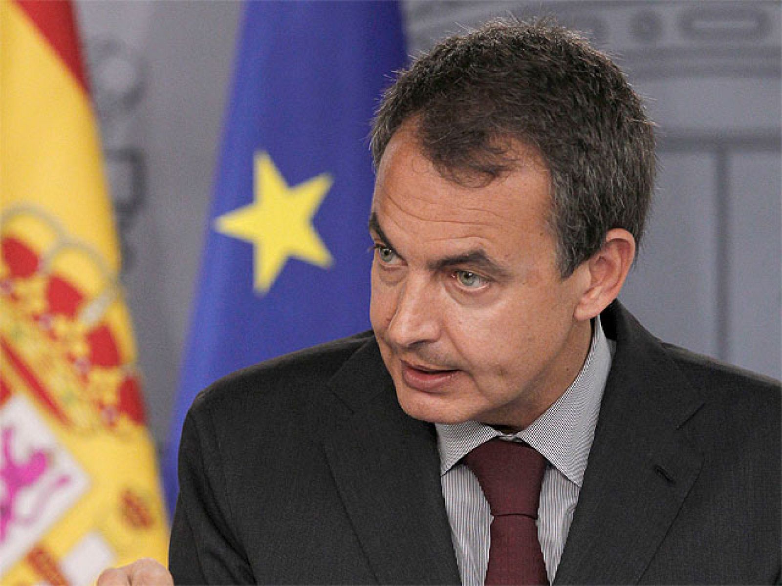 Zapatero encarga el diálogo del Estatut a Chaves | Ver