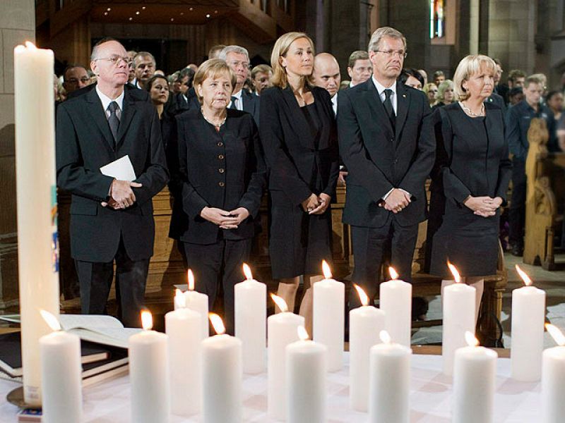Duisburgo despide en un multitudinario funeral a las víctimas del festival 'Loveparade'