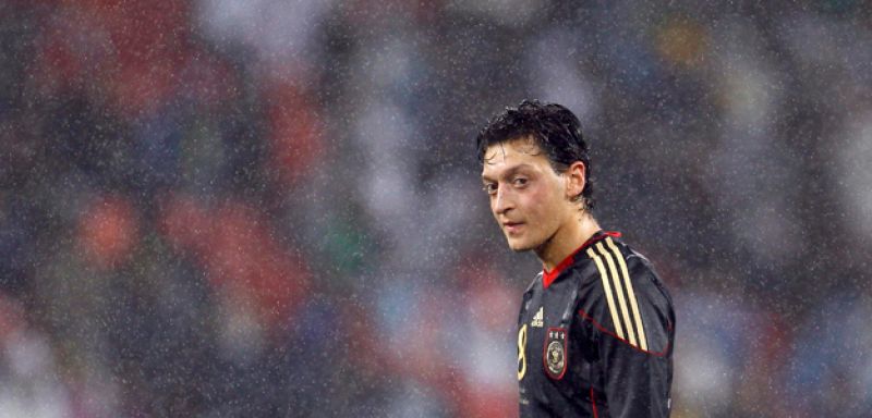 Özil afirma que se queda en el Werder Bremen