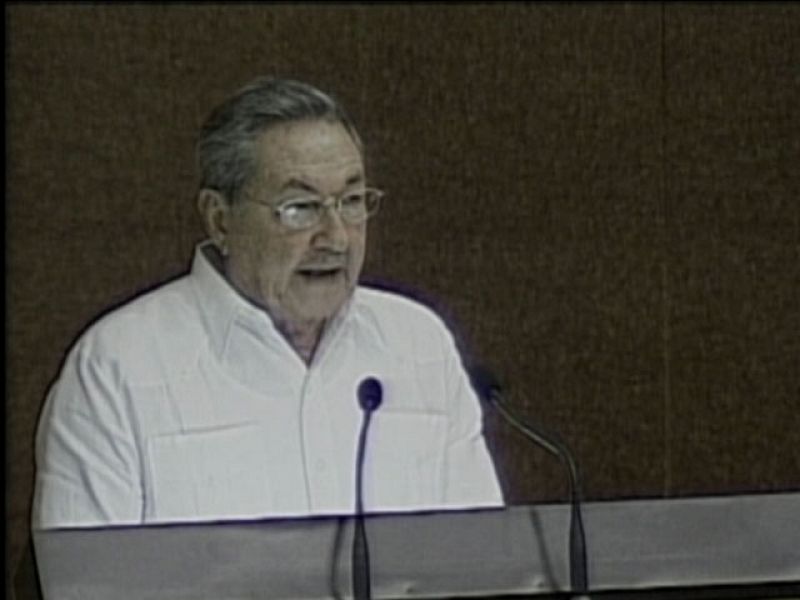 Raúl Castro anuncia más trabajo por cuenta propia y avisa: "No habrá impunidad con los enemigos"