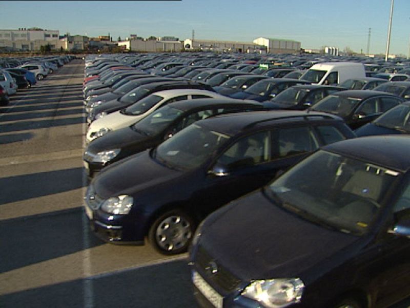 Las ventas de coches caen un 24,1% en julio, tras 10 meses seguidos de subidas