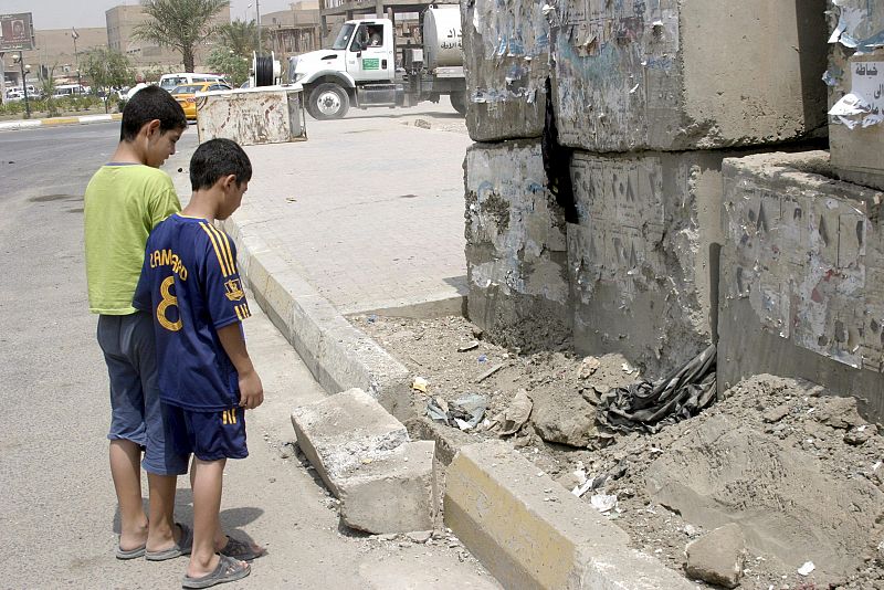 Al menos 30 muertos por la explosión de dos coches bomba en el sur de Irak