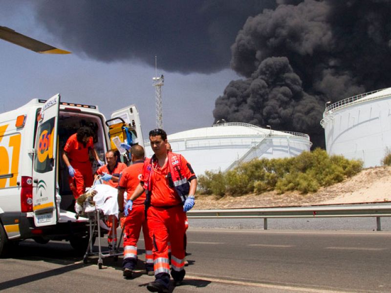 Dos muertos y dos heridos en el incendio de una refinería en Palos de la Frontera (Huelva)