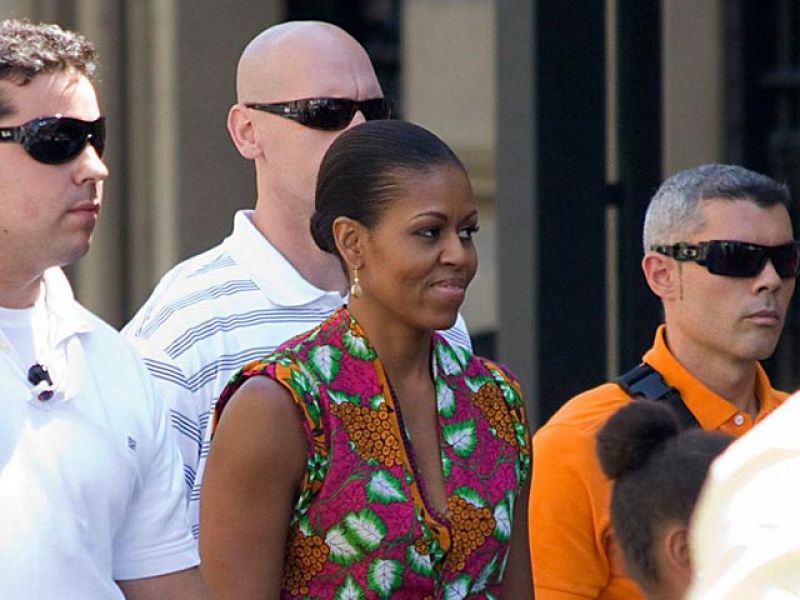 Michelle Obama concluye su visita a Granada con un recorrido por la Alhambra
