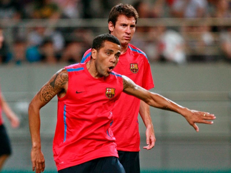 Alves considera "injusta" la convocatoria de sus compañeros para España