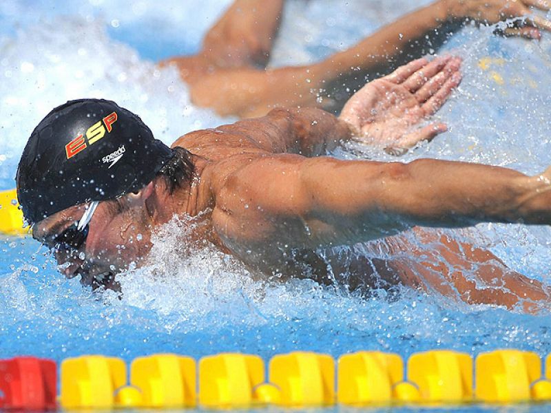 Rafa Muñoz pasa a la final de los 50 con la mejor marca del año