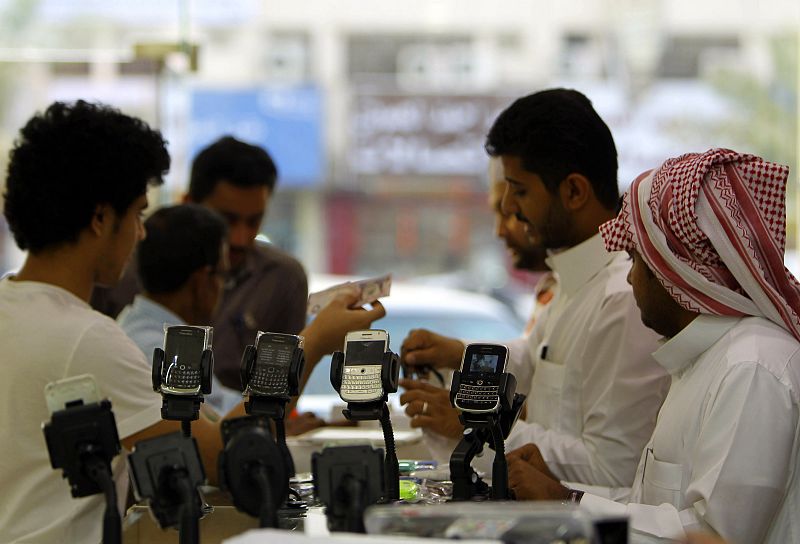 Arabia Saudí permitirá finalmente el uso de la mensajería de Blackberry