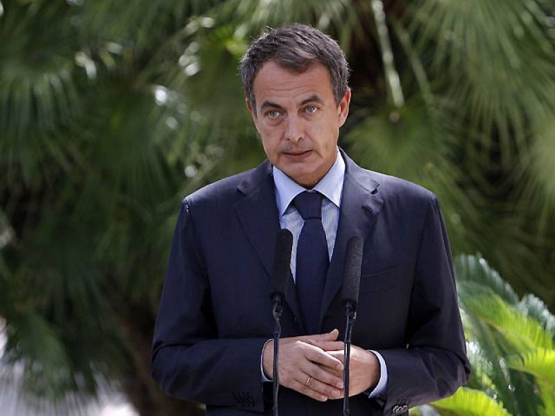 Zapatero no hará campaña por nadie en Madrid ni cambios en el Gobierno a corto plazo