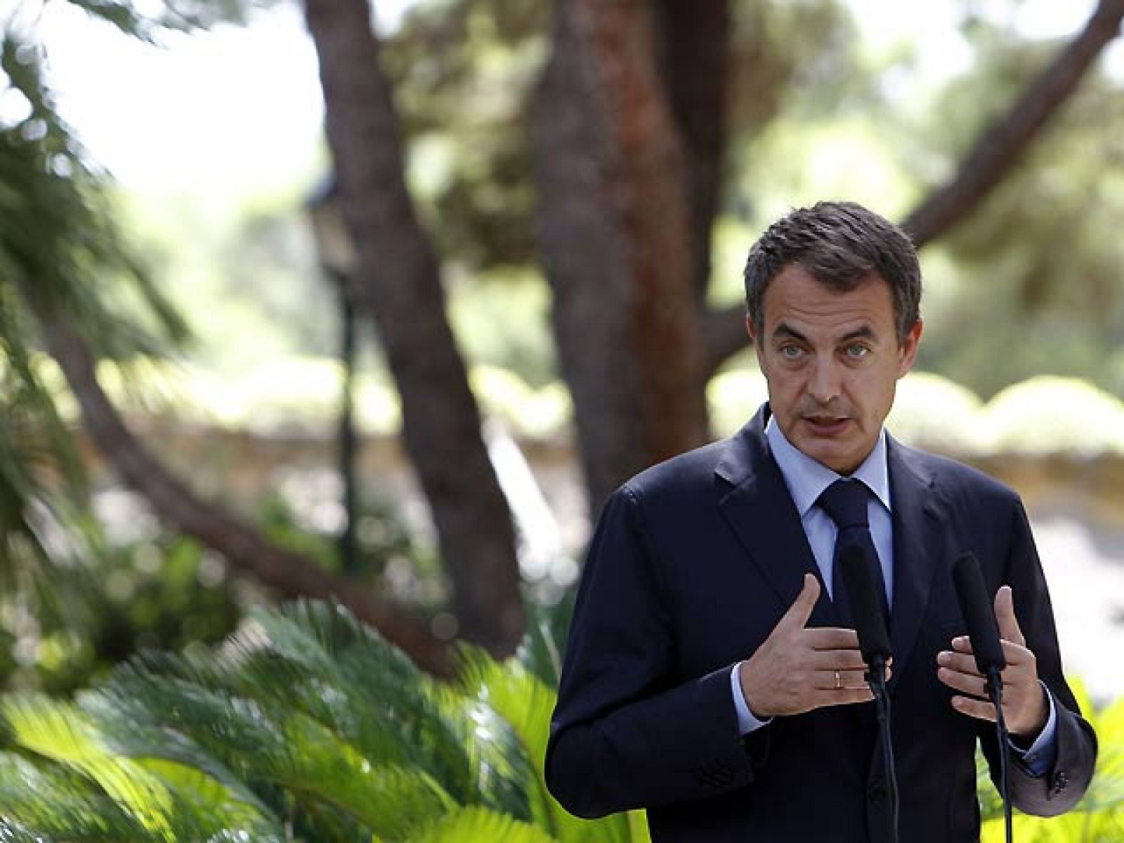 Zapatero dice a Rabat que está dispuesto a "aclarar" las supuestas agresiones en la frontera | Ver