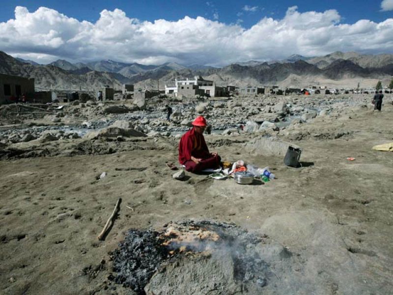 La embajada eleva a tres los "probables" fallecidos españoles en las inundaciones en India