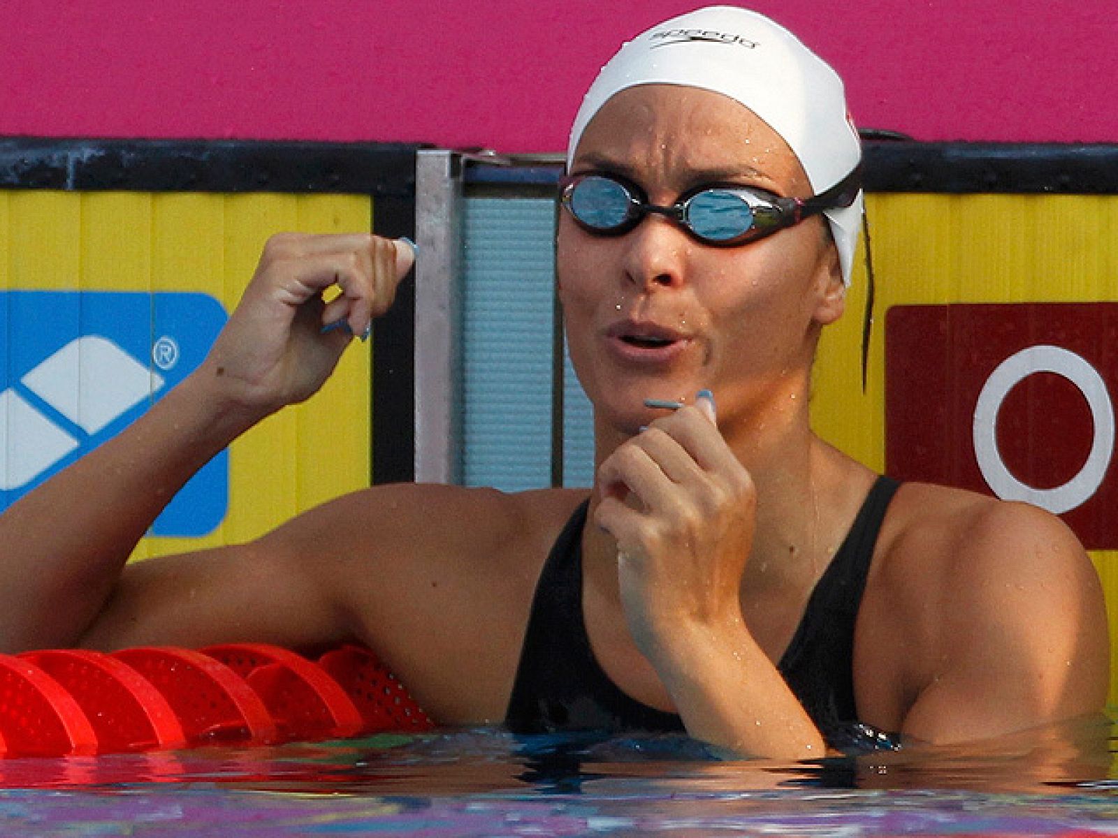 La nadadora española Merche Perís ha batido el récord de los 50 espalda pero solo le ha durado cuatro minutos, los que ha tardado Herasimeni en arrebatárselo en la otra semifinal.