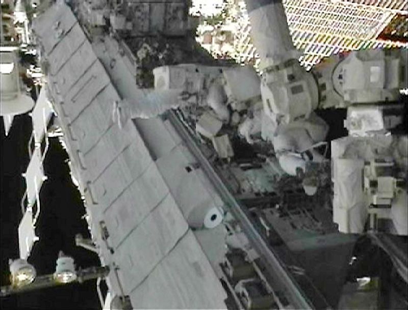 La astronauta estadounidense celebra su 41 cumpleaños limpiando la EEI