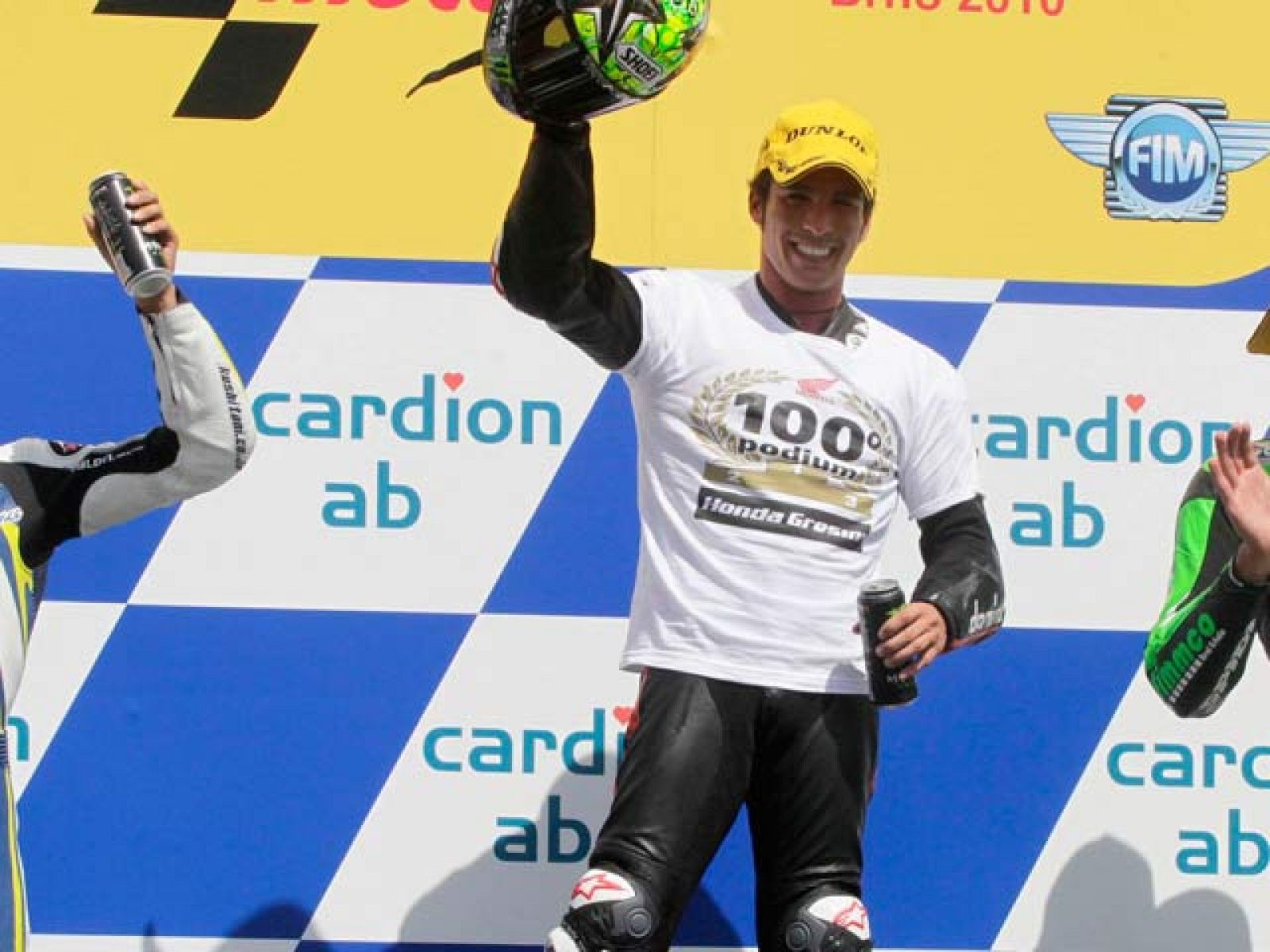 Parte de la culpa del nuevo triplete español en Brno la tuvieron tanto Toni Elías como Nico Terol. El primero se "puso las pilas" y remontó mientras que el primero dominó de principio a fin la carrera.