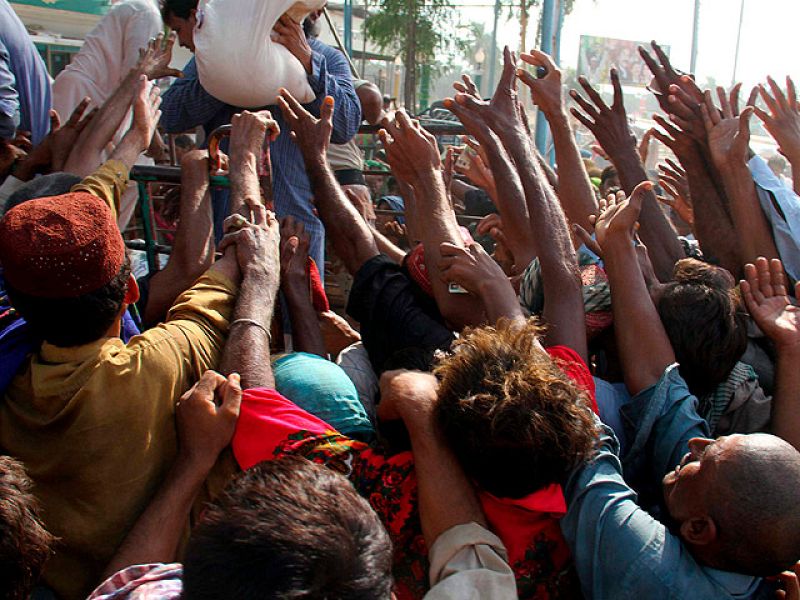 La ONU pide con urgencia más helicópteros para llevar la ayuda a Pakistán