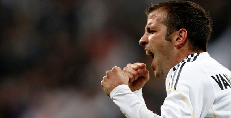 Van der Vaart podría irse al United