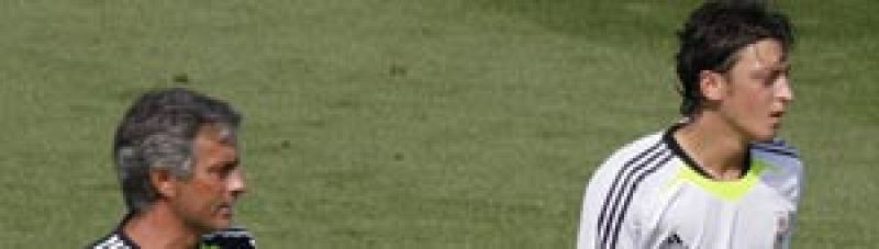 Mourinho convoca a Özil para el amistoso de este domingo ante el Hércules