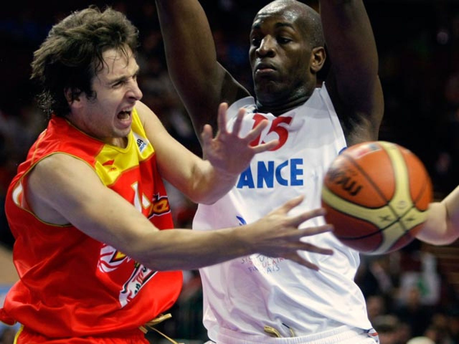 Raúl sustituye a Calderón - Baloncesto en RTVE | Ver