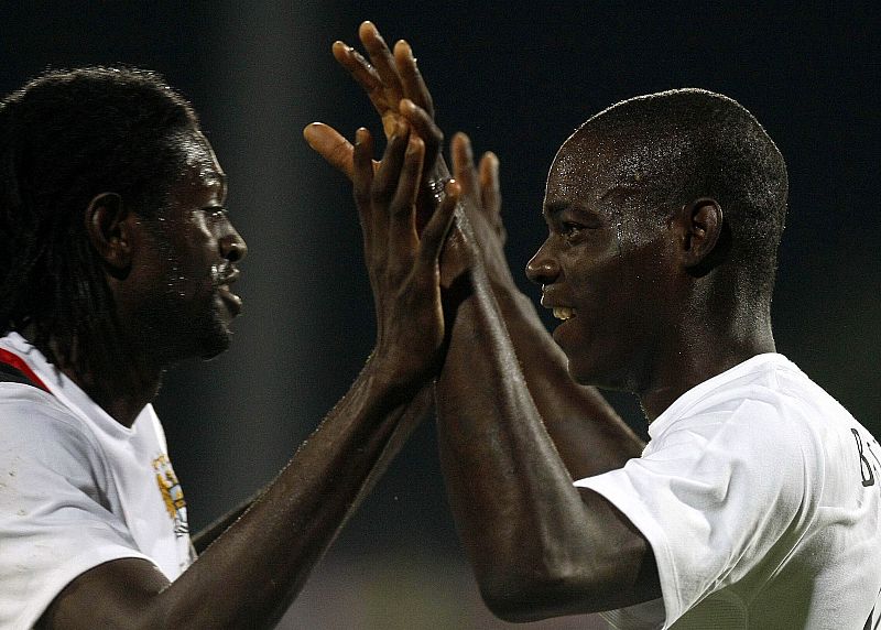 Mourinho descarta los fichajes de los delanteros Emmanuel Adebayor y Didier Drogba