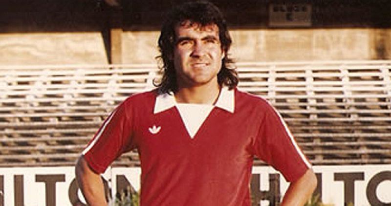 Franklin Lobos, ex jugador de la selección chilena de fútbol, entre los 33 mineros atrapados