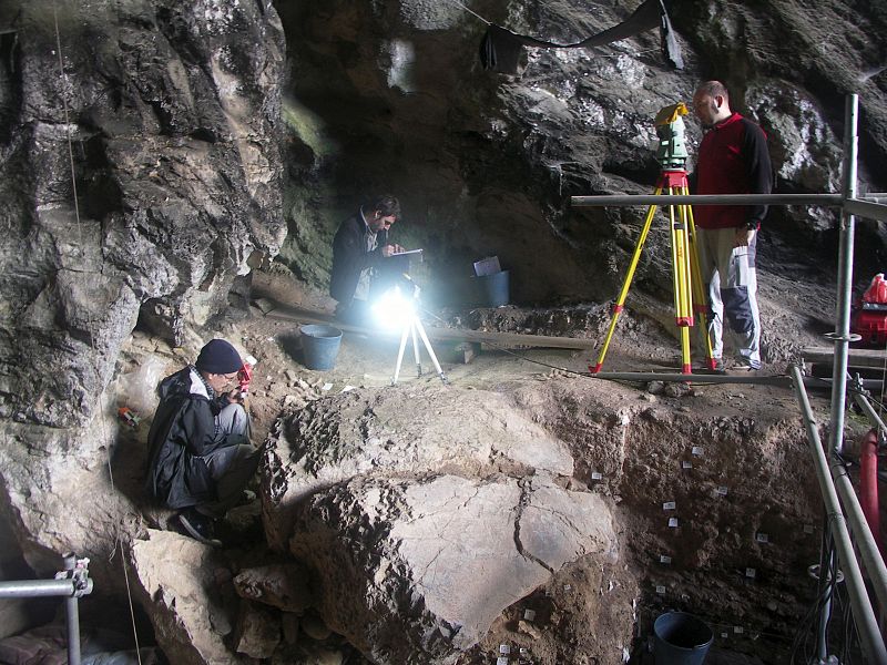 Hallan el primer enterramiento Magdaleniense en España en una cueva cántabra