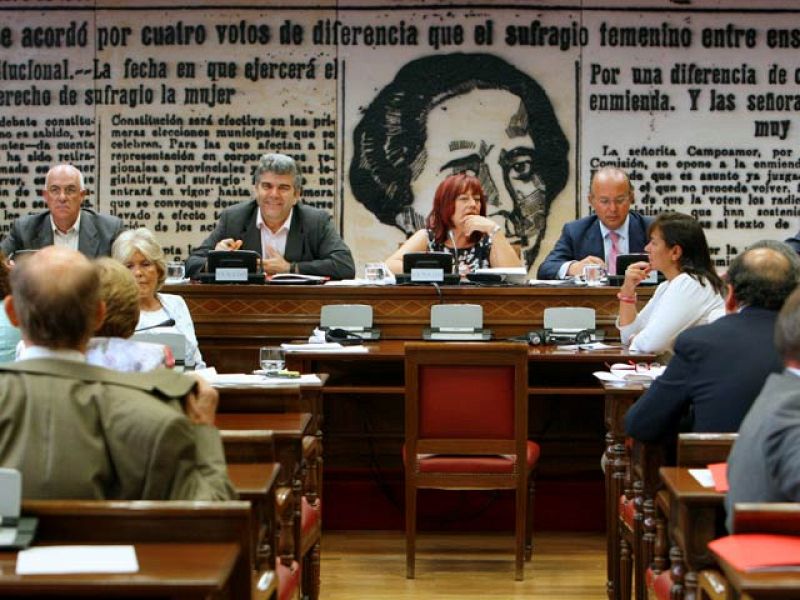 La reforma laboral supera el trámite en el Senado gracias a la abstención de CIU y PNV